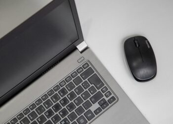 Me tomó bastante tiempo entender por qué no debería dejar la laptop siempre conectada