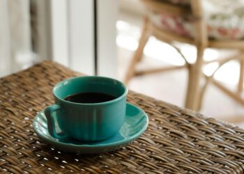 Qué significa cuando una persona usa siempre la misma taza, según la psicología