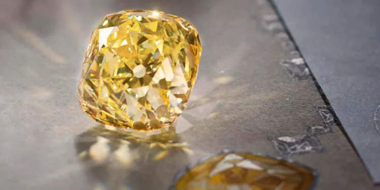 Diamante amarillo nacido a 150 kilómetros bajo tierra aparece en el Ártico y vale USD 15 millones