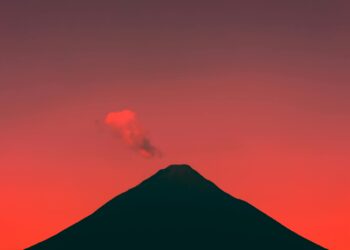 Tras 700.000 años, volcán dormido despierta de su silencio