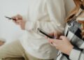 Luego de que un médico británico afirmara que las redes sociales son tan perjudiciales como fumar, pasó 14 días sin celular y observó cambios sorprendentes en su cerebro