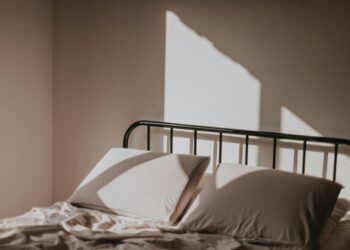 Poner las almohadas al sol durante algunos minutos por semana: por qué lo recomiendan y cuáles son sus verdaderos beneficios