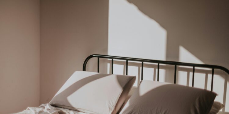 Poner las almohadas al sol durante algunos minutos por semana: por qué lo recomiendan y cuáles son sus verdaderos beneficios