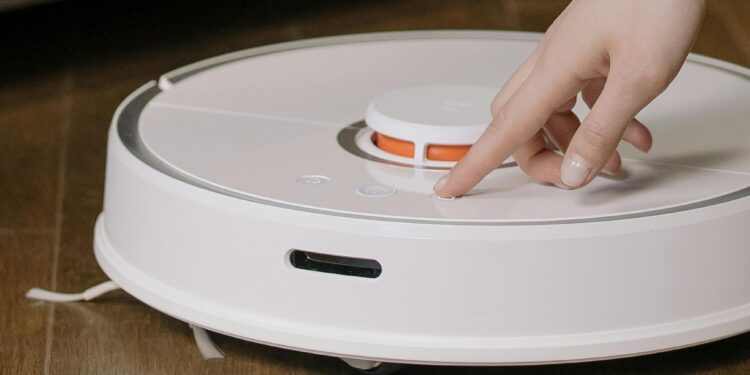 5 razones para dejar de usar tu aspiradora robot durante el día inmediatamente