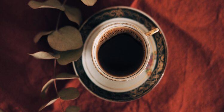 Nuevo estudio revela que el café matutino fortalece mucho más que tu energía