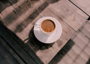 Esta es la mejor hora para tomar café y obtener el máximo de energía del grano (y no es al despertar)
