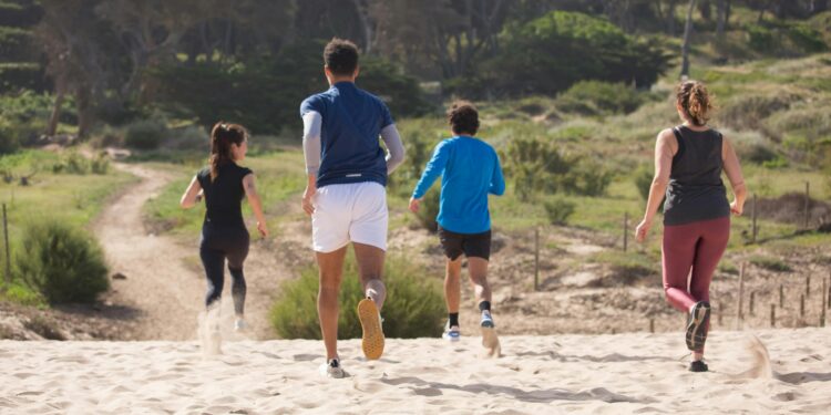 Los beneficios de practicar actividad física al aire libre y en familia van más allá de lo que se puede ver