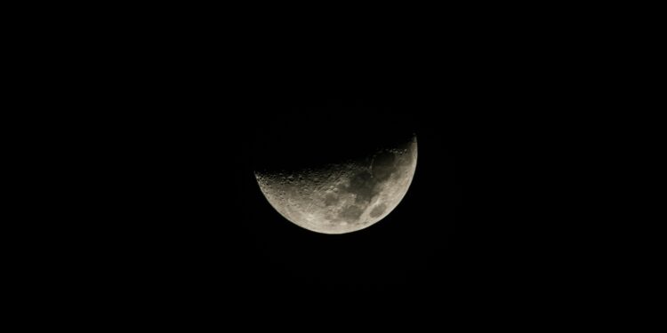 100 % confirmado: la base para albergar una colonia humana en la Luna comenzará a construirse este mismo año