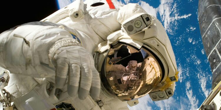Funcionarios de la NASA están obligados a dormir más de 8 horas por noche