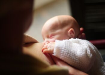 Alerta en Ecuador para todas las mujeres que ya son madres o sueñan con serlo