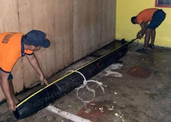 Pescadores filipinos extraen del mar un dron submarino chino de 3,6 metros de longitud
