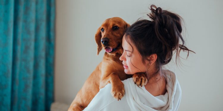 ¿Qué ocurre en tu cerebro cuando hablas con tu perro como si fuera una persona, según los veterinarios?