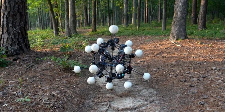 Científicos crean el robot con mayor movilidad de la historia: tiene 20 patas y desafía las leyes de la ingeniería con su diseño