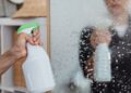 Sencillo método alemán que hará que la mampara de tu baño parezca la de un hotel, con un vidrio brillante