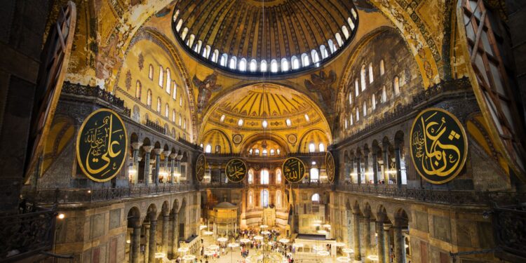 Descubren en Estambul un túnel de más de 160 metros de longitud con siete conductos de agua