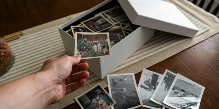 Guardar arroz en las cajas donde se almacenan fotografías: para qué sirve y por qué se recomienda