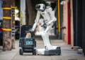 Robots humanoides son cada vez más baratos y estables, y podrían cambiar el futuro del trabajo