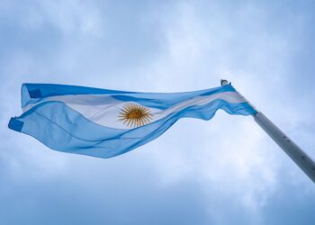NASA observa Argentina y encuentra un gigantesco corazón rosa de casi 10 kilómetros de ancho