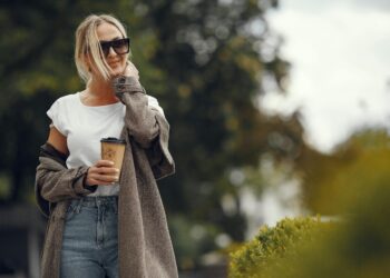 5 formas de identificar a personas con un coeficiente intelectual elevado por su manera de vestir, según la psicología