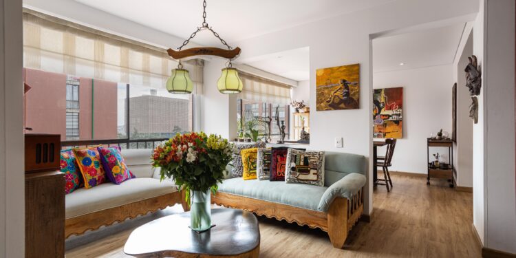 Qué significa la regla del 3 en la decoración: el truco de los especialistas que renovará tu hogar