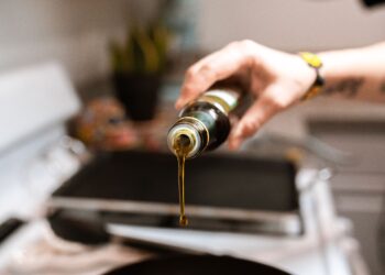 Me tomó mucho tiempo entender por qué el aceite de oliva no debería guardarse fuera del refrigerador
