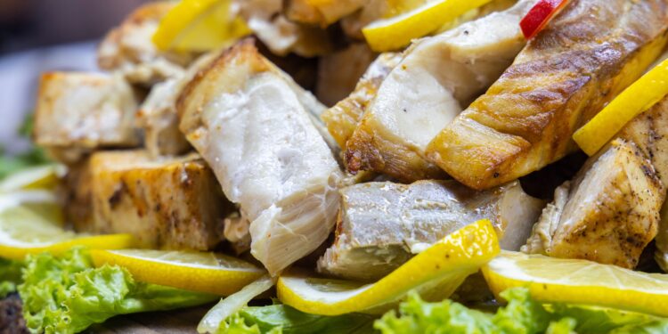 Los portugueses coinciden: para que el bacalao quede tierno, el secreto es desalarlo en el refrigerador durante 24 horas y cambiar el agua 🇵🇹