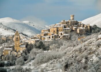 Esta aldea de Italia ofrece ayuda económica, vivienda y una vida en las montañas para atraer nuevos residentes