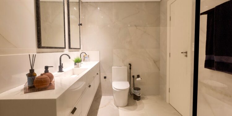 La técnica japonesa que se está convirtiendo en tendencia y dejará tu baño con aspecto de hotel