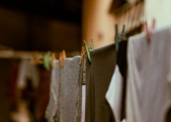 Adiós al tendedero tradicional: la nueva tendencia para 2026 ahorra espacio y aporta más elegancia al hogar