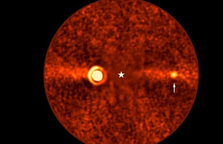 Astrónomos descubren un planeta "invisible" que permaneció oculto durante más de una década