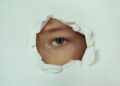 Lo miras, pero no lo ves: la ciencia explica por qué esto les ocurre a tantas personas