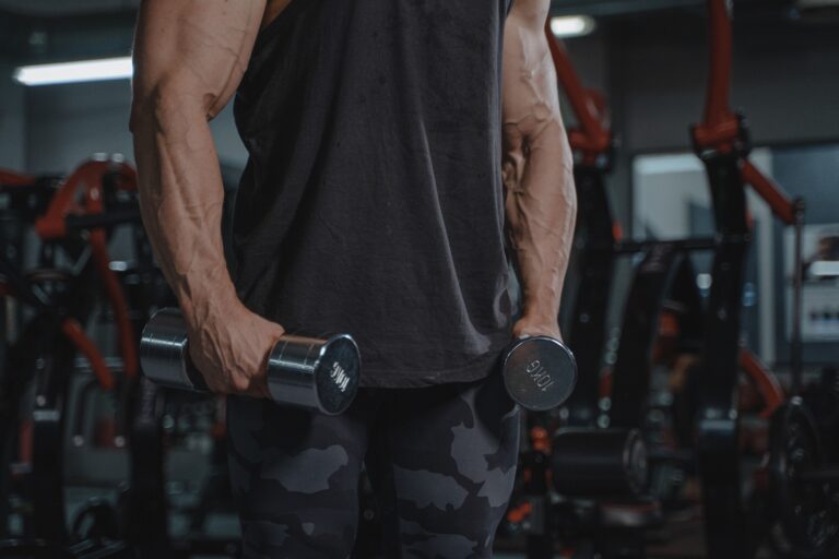 Un famoso influencer fitness de Estados Unidos asegura que "ir al gimnasio es una pérdida de tiempo"
