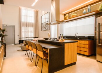 Adiós a las islas de cocina: la nueva tendencia en decoración que está conquistando casas y apartamentos pequeños