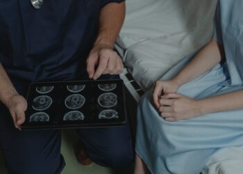 OMS lanza una alerta global y afirma que el cáncer afectará al 90 % de la población mundial