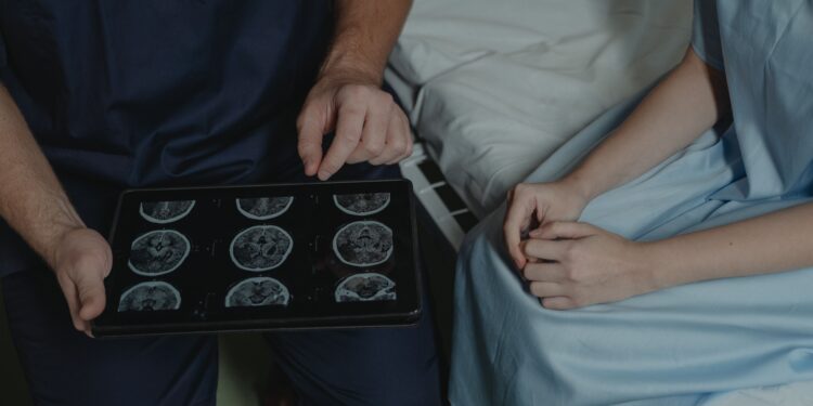 OMS lanza una alerta global y afirma que el cáncer afectará al 90 % de la población mundial