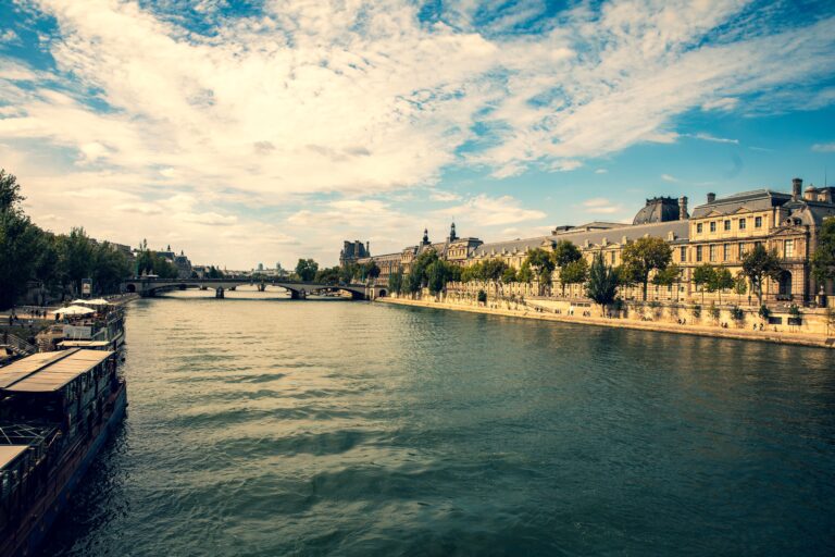 Mientras España enciende el aire acondicionado, Francia encuentra una forma de refrescar las ciudades sin gastar energía