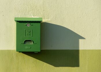 Adiós a los buzones tradicionales frente a casa: la nueva alternativa para 2026 es más elegante y segura