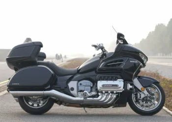 China revoluciona el mercado: esta moto parece un avión y puede recorrer más de 40 kilómetros