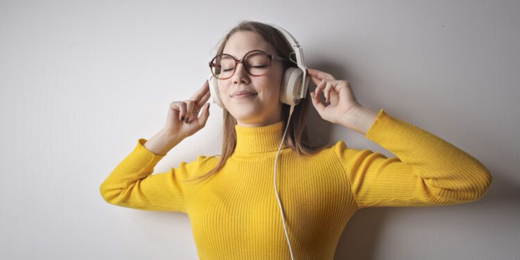Qué dice la neurociencia sobre las personas que siempre escuchan la misma música