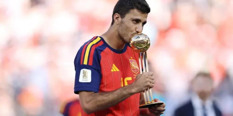 Real Madrid no se conforma con Olise y ofrece 60 millones de euros para fichar a Rodri