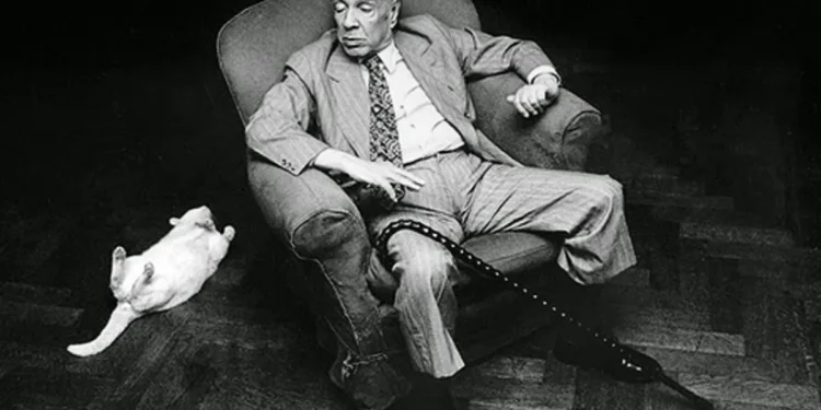 La poderosa reflexión de Jorge Luis Borges: “Yo no hablo de venganzas ni de perdones; el olvido es la única venganza y el único perdón”