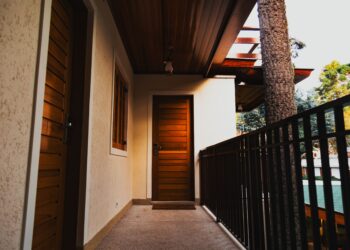 La técnica italiana para limpiar el balcón que conquista cada vez más hogares y promete un resultado digno de una terraza gourmet