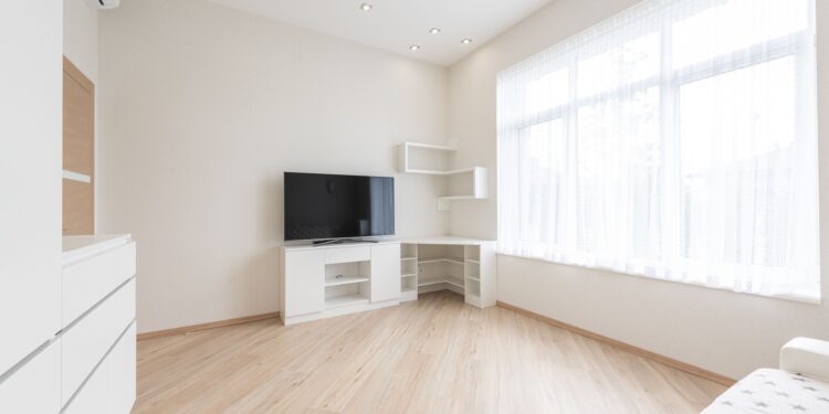 Si tienes muebles de esquina en tu sala, debes saber que esa moda llegó a su fin: la tendencia para 2026 es más elegante y renovadora