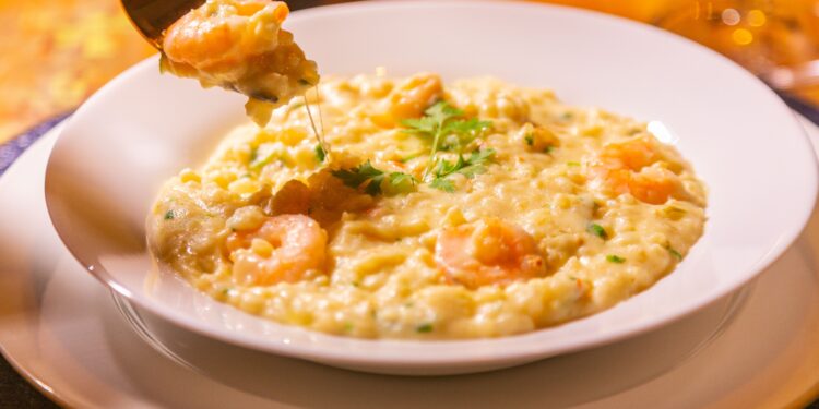Los italianos coinciden: "Para que el risotto quede más cremoso, el secreto es añadir una cucharada de mantequilla durante la preparación"