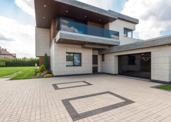 Adiós al cemento en la entrada de casa: la tendencia para 2026 es más elegante y puede durar hasta 30 años