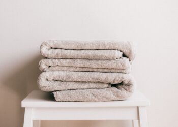 La toalla de baño no debe cambiarse cada quince días ni una vez al mes: este es el intervalo correcto para hacerlo