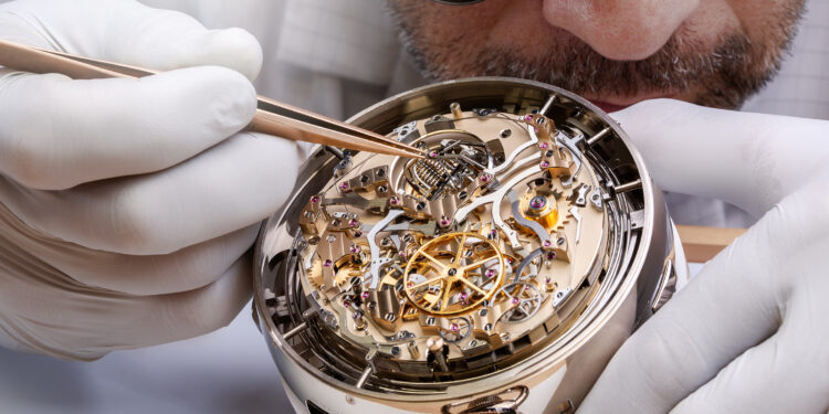 El reloj más complicado de leer del mundo tiene 31 manecillas y pesa casi 1 kilo