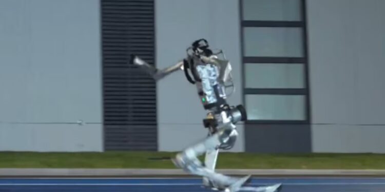 Robots atletas ya son una realidad y este superó a Usain Bolt en una carrera