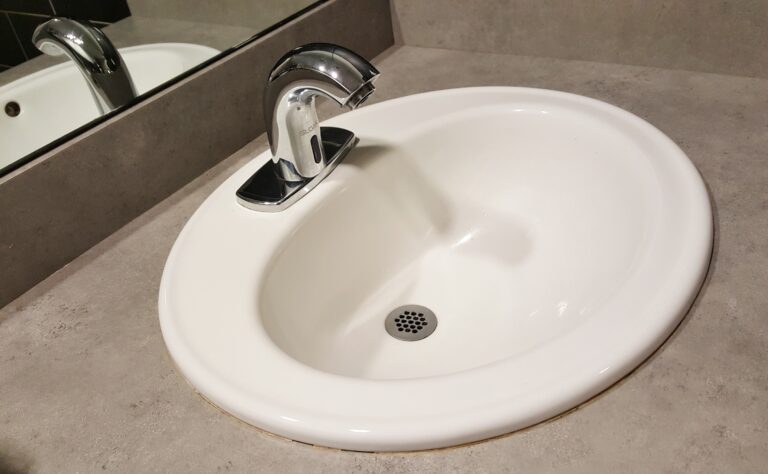 Adiós al lavabo de baño tradicional como lo conocemos: la nueva tendencia para 2026 es más ligera y fácil de limpiar
