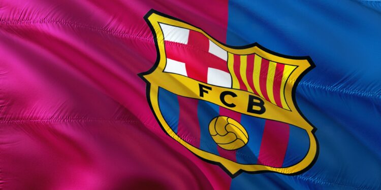 Barcelona destrona al Real Madrid y ficha a un centrocampista de un rival